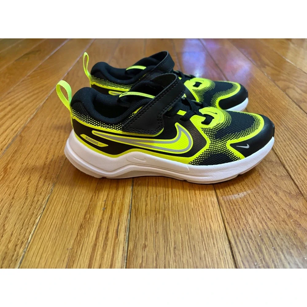 NWOT Nike Cosmic Runner Kids Black Volt White Sneakers HM4400-005 Size 13C